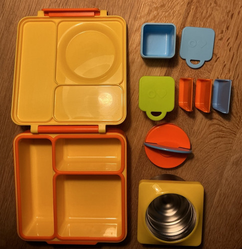 Omie lunch box yellow blue - omie,